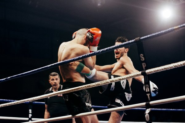 Quels sont les avantages de l'entraînement en altitude pour les pratiquants de Muay Thai?